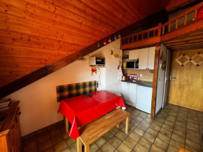 Studio 4 pers avec balcon, près des remontées mécaniques - FR-1-572-149